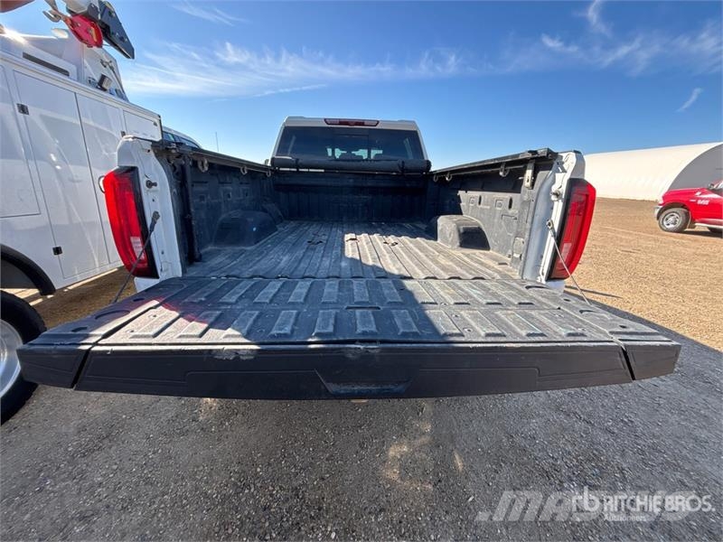 GMC Sierra 3500HD AT4 4x4 Crew Cab Pickup Other