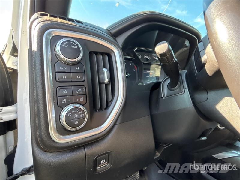 GMC Sierra 3500HD AT4 4x4 Crew Cab Pickup Other