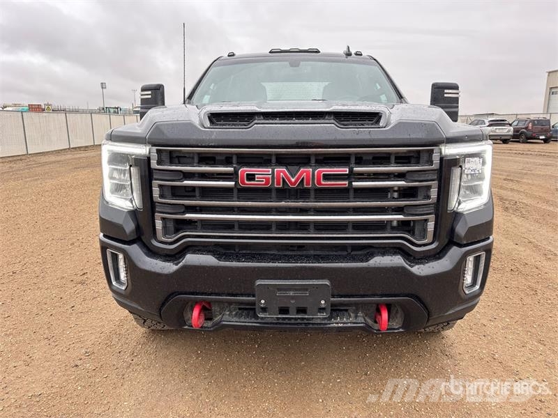 GMC Sierra 3500HD AT4 4x4 Crew Cab Pickup أخرى