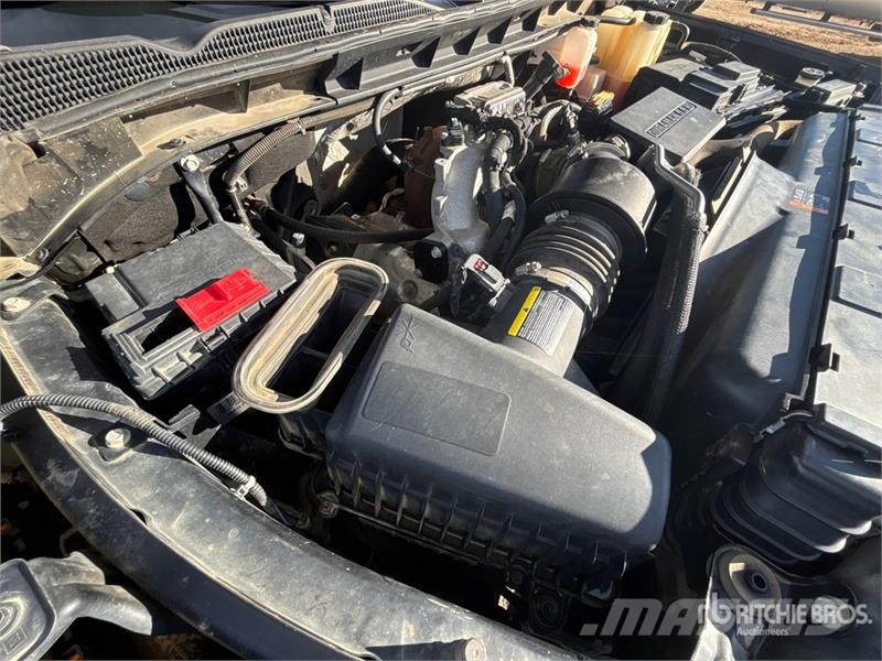 GMC Sierra 3500HD Denali 4x4 Crew Cab Pickup Ostalo