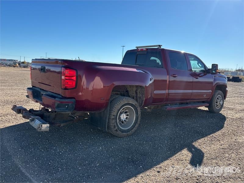 GMC Sierra 3500HD Denali 4x4 Crew Cab Pickup Other
