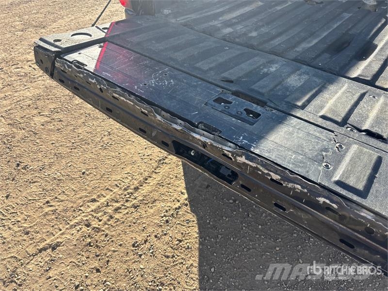 GMC Sierra 3500HD Denali 4x4 Crew Cab Pickup Ostalo