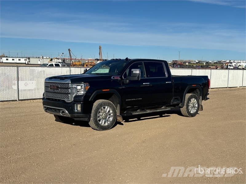 GMC Sierra 3500HD Denali 4x4 Crew Cab Pickup Ostalo