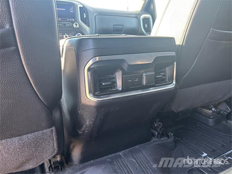 GMC Sierra 3500HD Denali 4x4 Crew Cab Pickup Ostalo