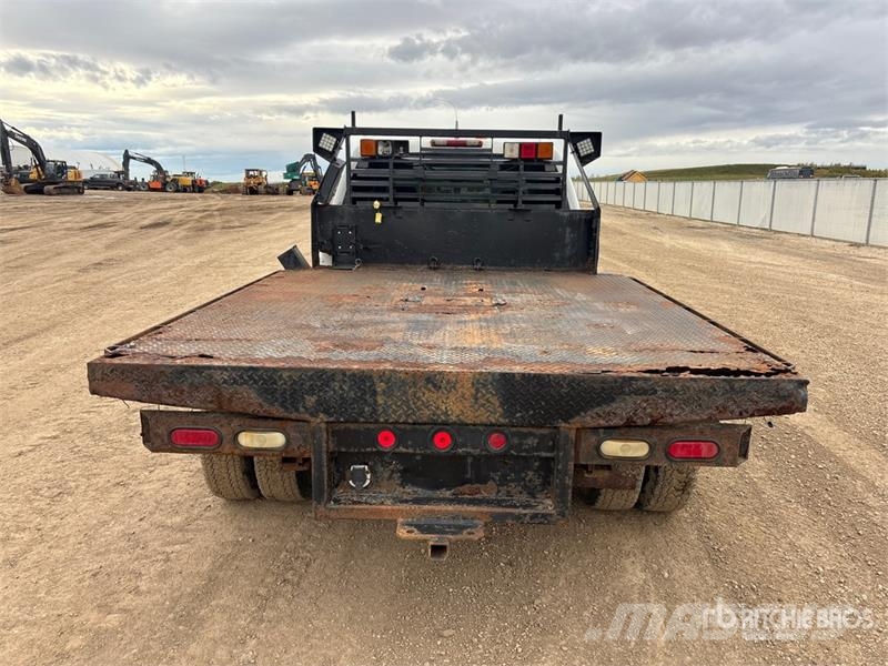 GMC Sierra 3500HD SLE 4x4 Crew Cab Flatbed Truck Platós / Ponyvás teherautók