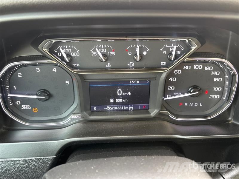 GMC Sierra 3500HD SLE 4x4 Crew Cab Pickup Otros