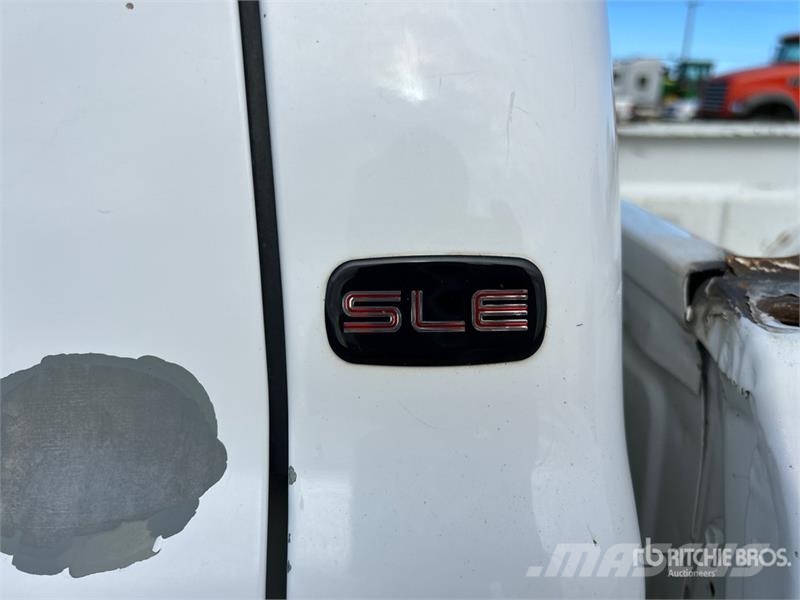 GMC Sierra 3500HD SLE 4x4 Crew Cab Pickup 其他