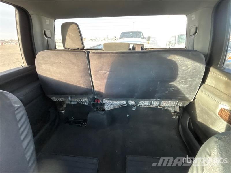 GMC Sierra 3500HD SLE 4x4 Crew Cab Pickup Otros