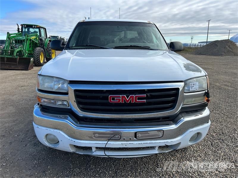 GMC Sierra 3500HD SLE 4x4 Crew Cab Pickup 其他