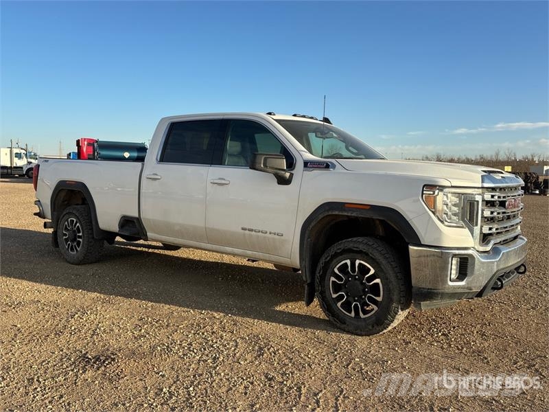 GMC Sierra 3500HD SLE 4x4 Crew Cab Pickup Otros