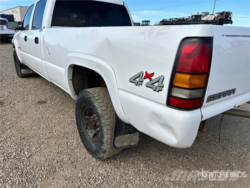 GMC Sierra 3500HD SLE 4x4 Crew Cab Pickup 其他