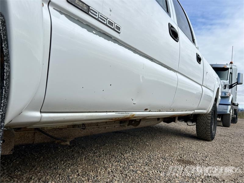 GMC Sierra 3500HD SLE 4x4 Crew Cab Pickup 其他