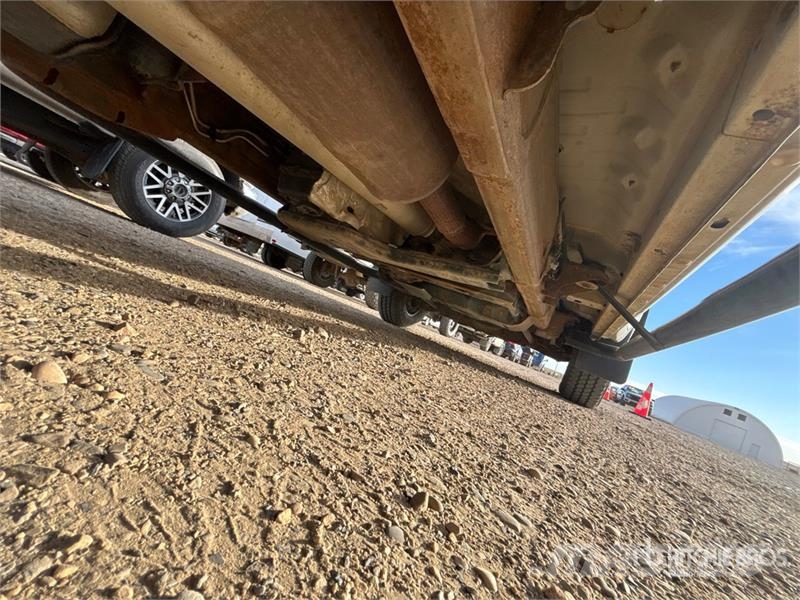 GMC Sierra 3500HD SLE 4x4 Crew Cab Pickup Otros
