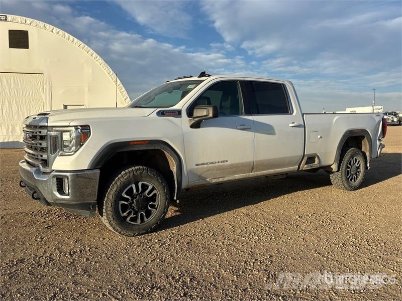 GMC Sierra 3500HD SLE 4x4 Crew Cab Pickup Otros