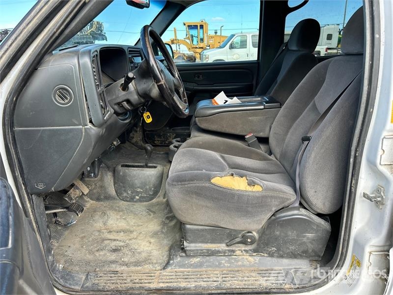 GMC Sierra 3500HD SLE 4x4 Crew Cab Pickup 其他