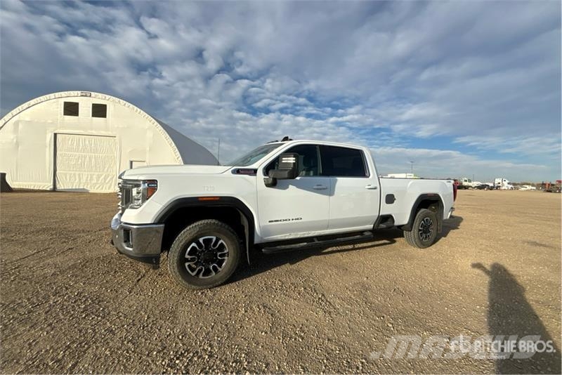 GMC Sierra 3500HD SLE 4x4 Crew Cab Pickup Otros