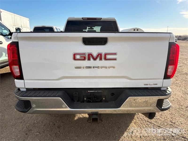 GMC Sierra 3500HD SLE 4x4 Crew Cab Pickup Otros