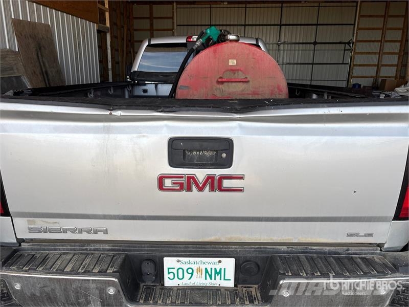 GMC Sierra 3500HD SLE 4x4 Crew Cab Pickup Iné
