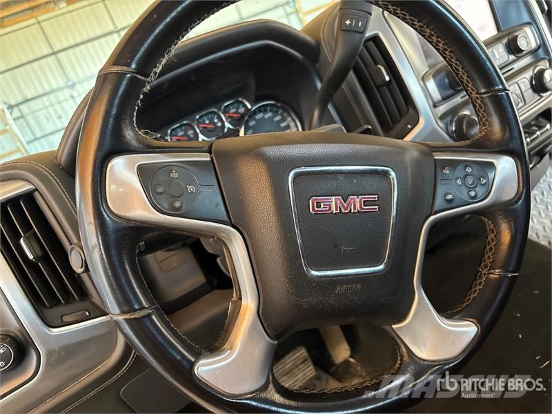 GMC Sierra 3500HD SLE 4x4 Crew Cab Pickup Iné