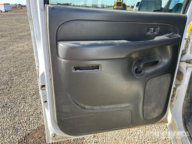 GMC Sierra 3500HD SLE 4x4 Crew Cab Pickup 其他
