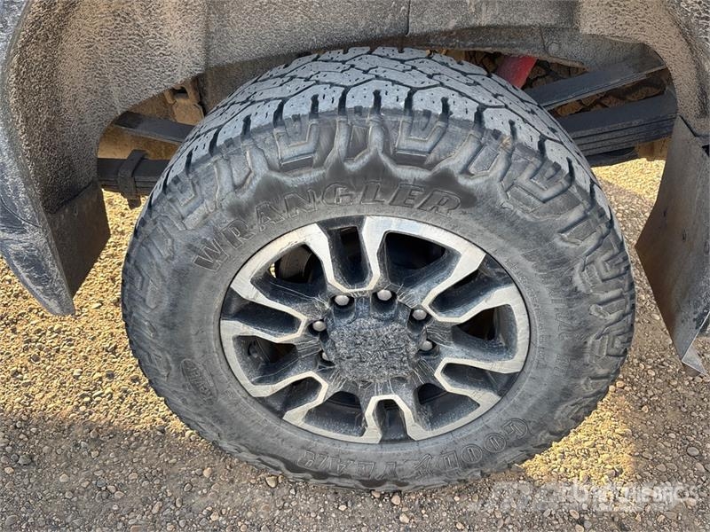 GMC Sierra 3500HD SLE 4x4 Crew Cab Pickup Otros