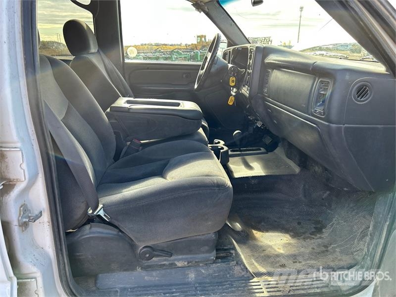 GMC Sierra 3500HD SLE 4x4 Crew Cab Pickup 其他