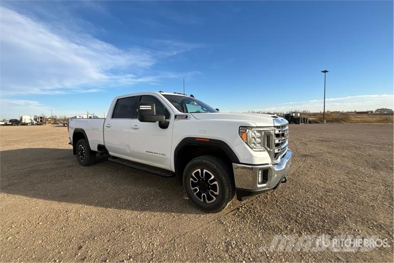 GMC Sierra 3500HD SLE 4x4 Crew Cab Pickup Otros