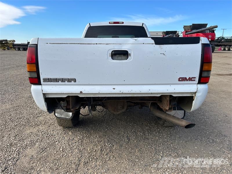 GMC Sierra 3500HD SLE 4x4 Crew Cab Pickup 其他