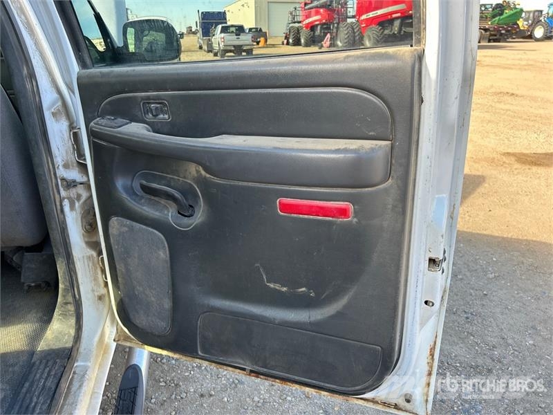 GMC Sierra 3500HD SLE 4x4 Crew Cab Pickup 其他