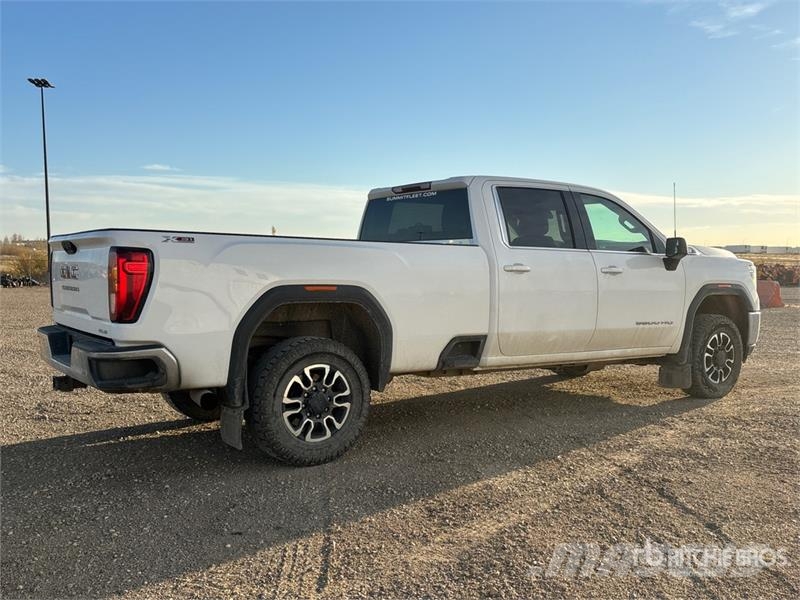 GMC Sierra 3500HD SLE 4x4 Crew Cab Pickup Otros