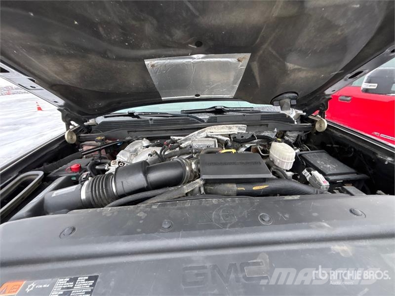 GMC Sierra 3500HD SLT 4x4 Crew Cab Pickup Anders