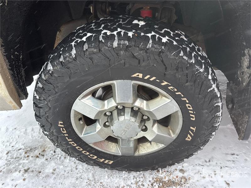 GMC Sierra 3500HD SLT 4x4 Crew Cab Pickup Anders