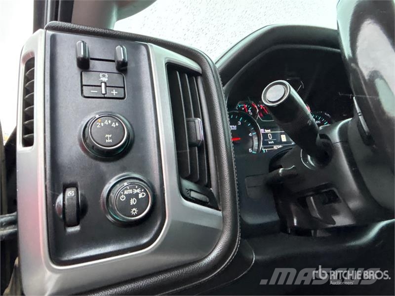 GMC Sierra 3500HD SLT 4x4 Crew Cab Pickup Anders