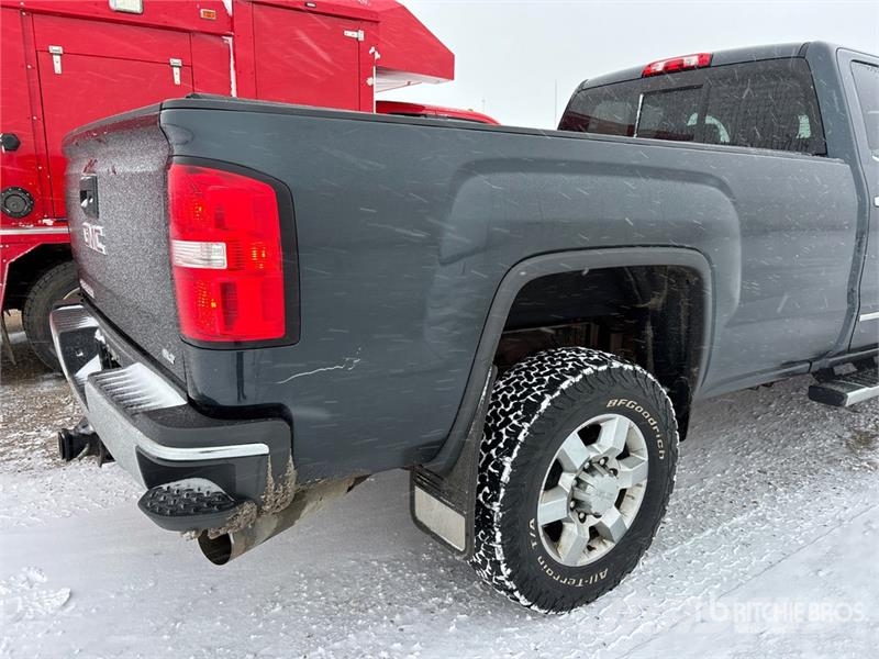 GMC Sierra 3500HD SLT 4x4 Crew Cab Pickup Anders