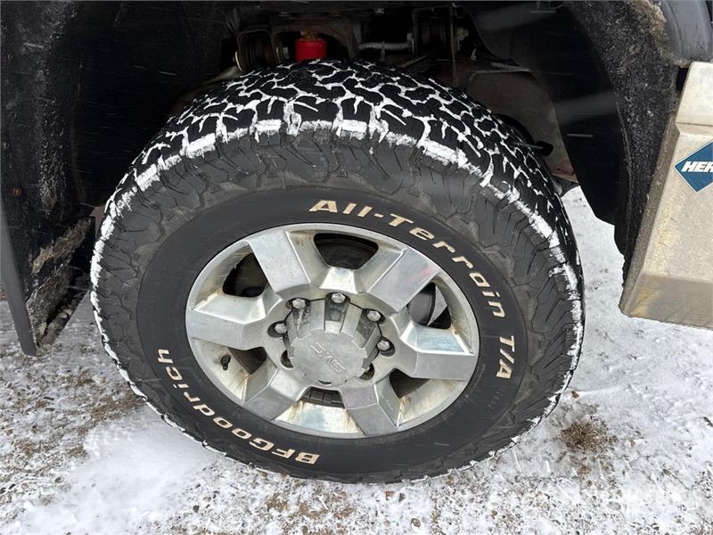 GMC Sierra 3500HD SLT 4x4 Crew Cab Pickup Anders