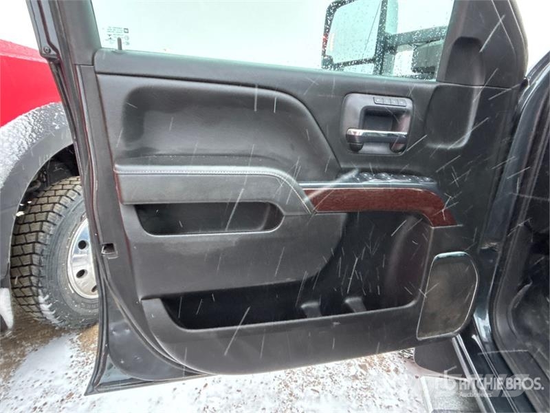 GMC Sierra 3500HD SLT 4x4 Crew Cab Pickup Anders