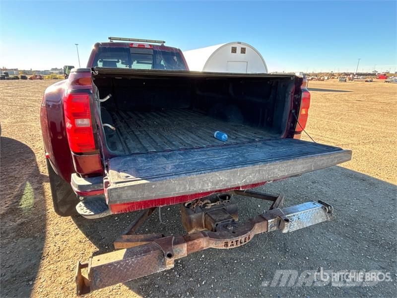 GMC Sierra Denali 4x4 Crew Cab Tow Truck Műszaki mentők