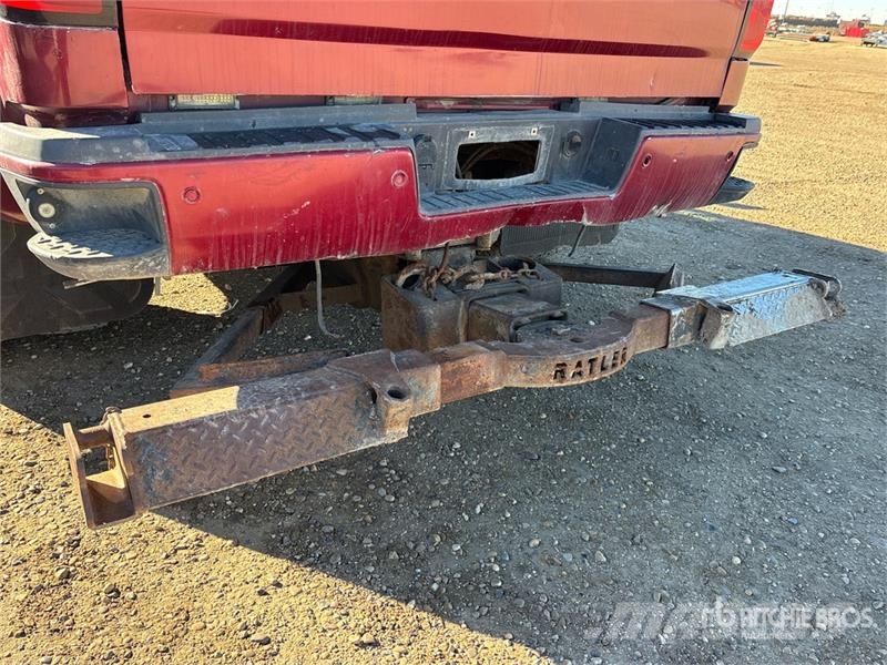 GMC Sierra Denali 4x4 Crew Cab Tow Truck Műszaki mentők