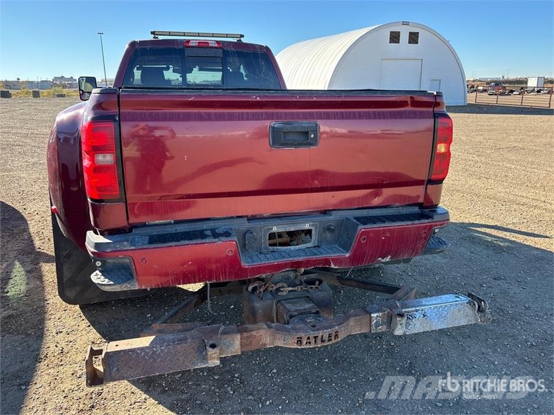 GMC Sierra Denali 4x4 Crew Cab Tow Truck Műszaki mentők