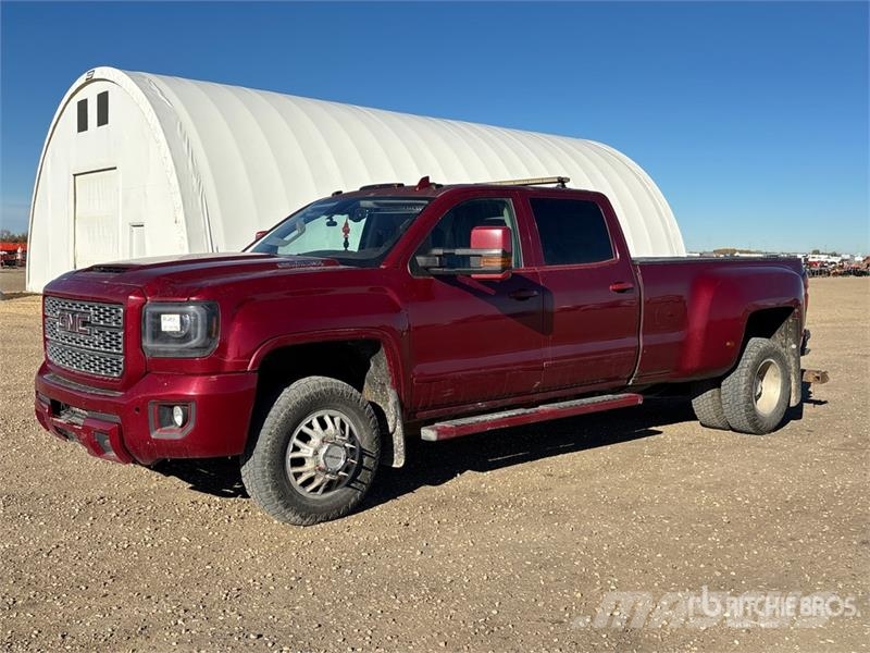 GMC Sierra Denali 4x4 Crew Cab Tow Truck Műszaki mentők