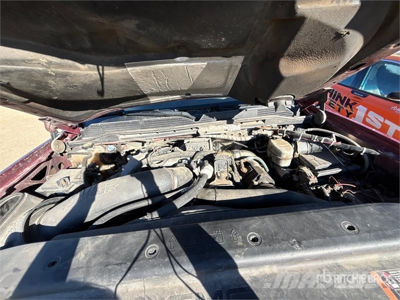 GMC Sierra Denali 4x4 Crew Cab Tow Truck Műszaki mentők