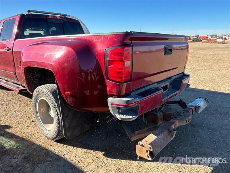 GMC Sierra Denali 4x4 Crew Cab Tow Truck Műszaki mentők