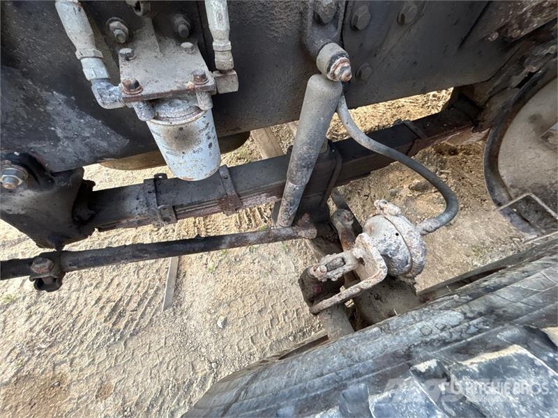 GMC T8500 6x4 Water Truck صهاريج مياه