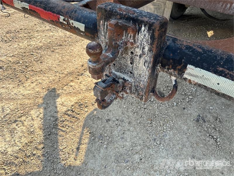 GMC T8500 6x4 Water Truck صهاريج مياه