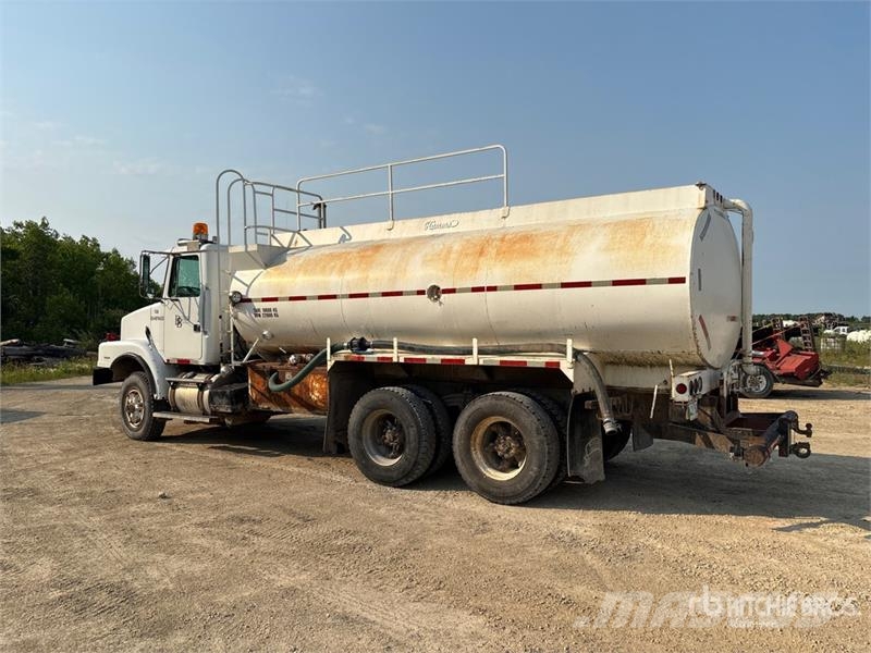 GMC T8500 6x4 Water Truck صهاريج مياه