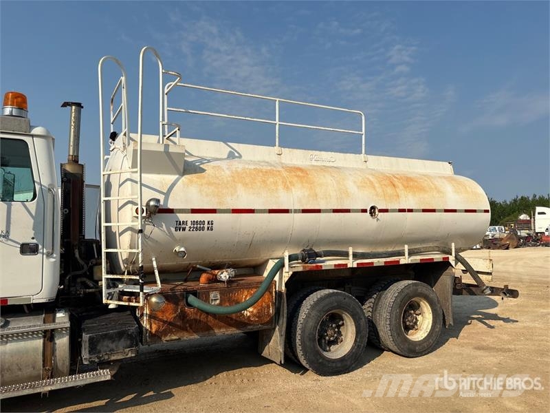 GMC T8500 6x4 Water Truck صهاريج مياه