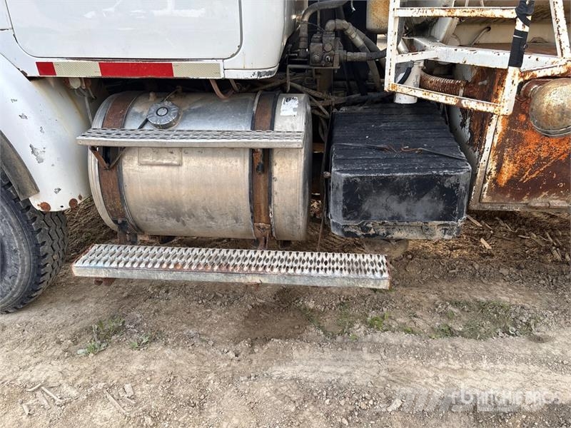 GMC T8500 6x4 Water Truck صهاريج مياه