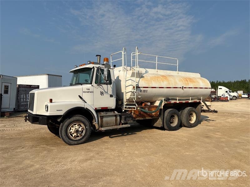 GMC T8500 6x4 Water Truck صهاريج مياه