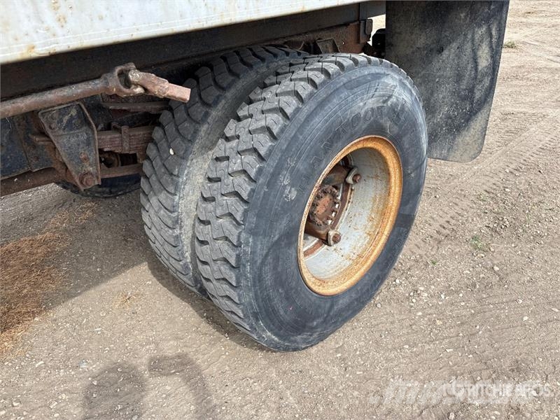 GMC Top Kick 4x2 Grain Truck 农用/粮食运输车