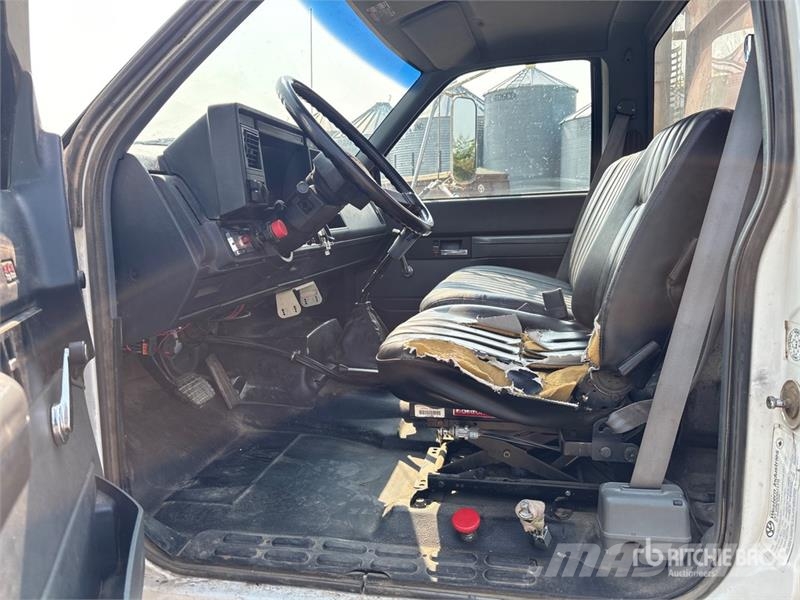 GMC Top Kick SLE 6x4 Grain Truck Caminhões agrícolas / de grãos
